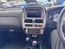 2009 Nissan Navara ST-R