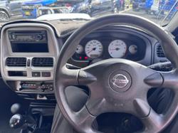 2009 Nissan Navara ST-R