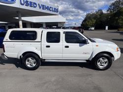 2009 Nissan Navara ST-R