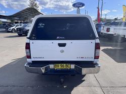 2009 Nissan Navara ST-R