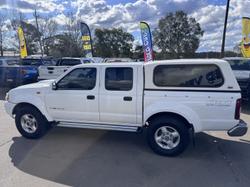 2009 Nissan Navara ST-R