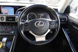 2016 Lexus IS 300h Luxury