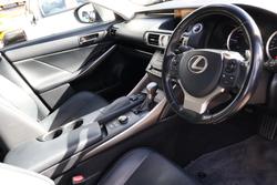 2016 Lexus IS 300h Luxury