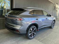 2025 MG HS Essense