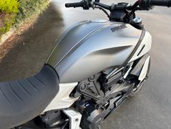 2019 DUCATI DIAVEL 1260 (SANDSTONE GREY) Grey