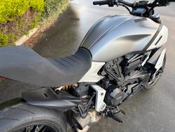 2019 DUCATI DIAVEL 1260 (SANDSTONE GREY) Grey