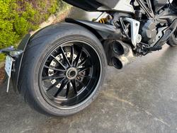 2019 DUCATI DIAVEL 1260 (SANDSTONE GREY) Grey