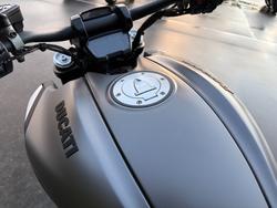 2019 DUCATI DIAVEL 1260 (SANDSTONE GREY) Grey