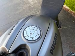 2019 DUCATI DIAVEL 1260 (SANDSTONE GREY) Grey