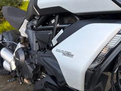 2019 DUCATI DIAVEL 1260 (SANDSTONE GREY) Grey