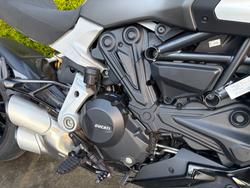 2019 DUCATI DIAVEL 1260 (SANDSTONE GREY) Grey