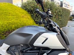 2019 DUCATI DIAVEL 1260 (SANDSTONE GREY) Grey