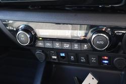 2018 Toyota Hilux SR5