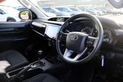 2022 Toyota Hilux SR