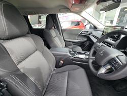 2025 Mitsubishi Outlander LS