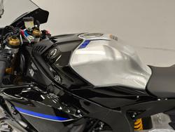 2025 YAMAHA YZF-R1 M Black