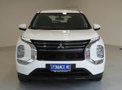 2024 Mitsubishi Outlander ES