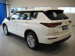2024 Mitsubishi Outlander ES