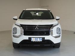 2024 Mitsubishi Outlander ES