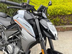 2022 CFMOTO 300 NK ABS