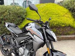 2022 CFMOTO 300 NK ABS