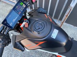 2026 Ktm 990 DUKE R ORANGE