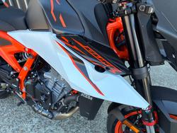 2026 Ktm 990 DUKE R ORANGE