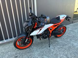 2026 Ktm 990 DUKE R ORANGE