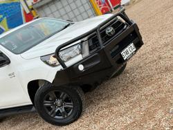 2022 Toyota Hilux SR