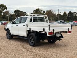 2022 Toyota Hilux SR
