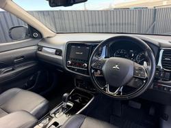 2020 Mitsubishi Outlander Exceed