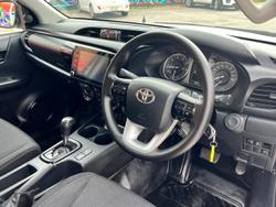 2020 Toyota Hilux SR