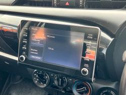 2020 Toyota Hilux SR