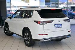 2025 Mitsubishi Outlander LS