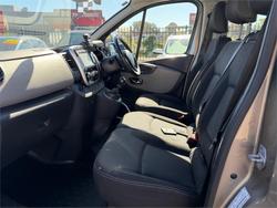2017 RENAULT TRAFIC LWB CREW LIFESTYLE