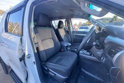 2022 Toyota Hilux SR5