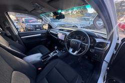 2022 Toyota Hilux SR5