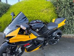 2016 Suzuki GSX-R750 Yellow