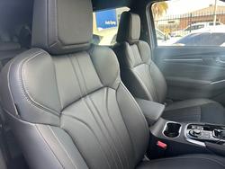 2025 Isuzu
MU-X LS-T
