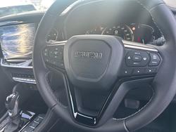 2025 Isuzu
MU-X LS-T