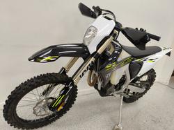 2026 Triumph TF 450-E BLACK/WHIT