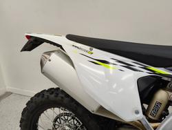 2026 Triumph TF 450-E BLACK/WHIT