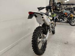 2026 Triumph TF 450-E BLACK/WHIT