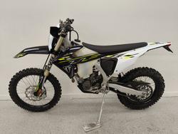 2026 Triumph TF 450-E BLACK/WHIT