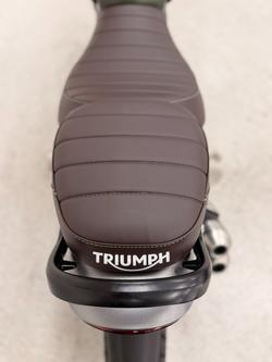 2026 Triumph SCRAMBLER 400 X Matt Khaki Green / White