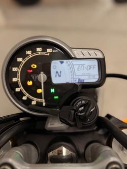 2026 Triumph SCRAMBLER 400 X Matt Khaki Green / White