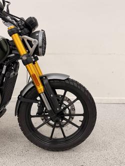 2026 Triumph SCRAMBLER 400 X Matt Khaki Green / White