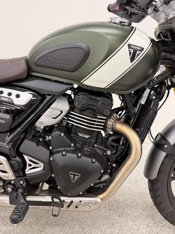2026 Triumph SCRAMBLER 400 X Matt Khaki Green / White