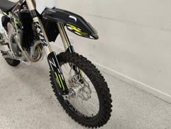 2026 Triumph TF 250-X BLACK/WHIT