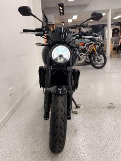 2026 Triumph TRIDENT 800 Jet Black